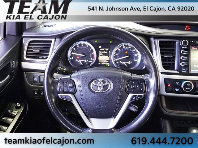 Used 2017 Toyota Highlander Limited Platinum image 22