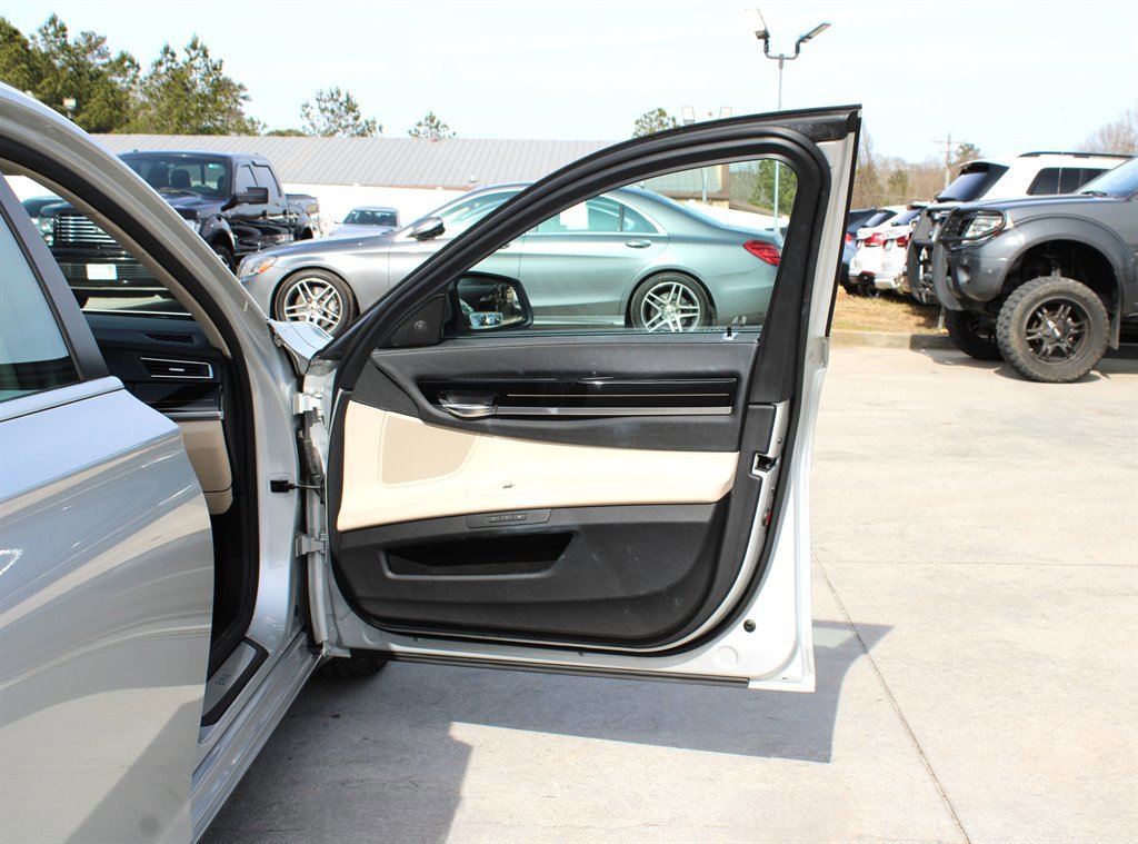 Used 2009 BMW 750Li 750Li image 34