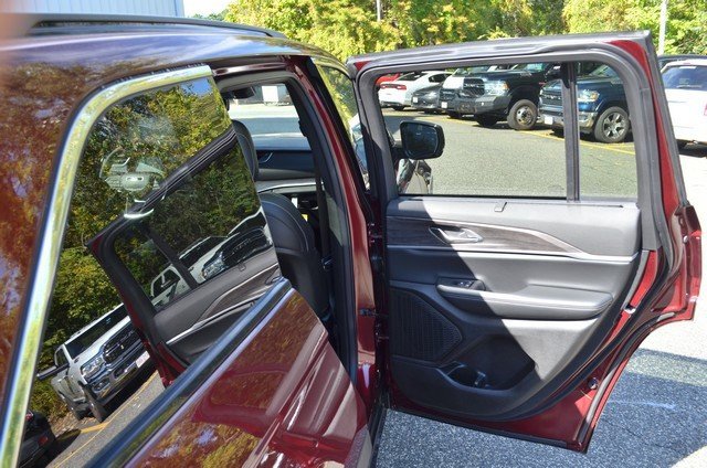 New 2025 Jeep Grand Cherokee Limited w/ Luxury Tech Group II image 32