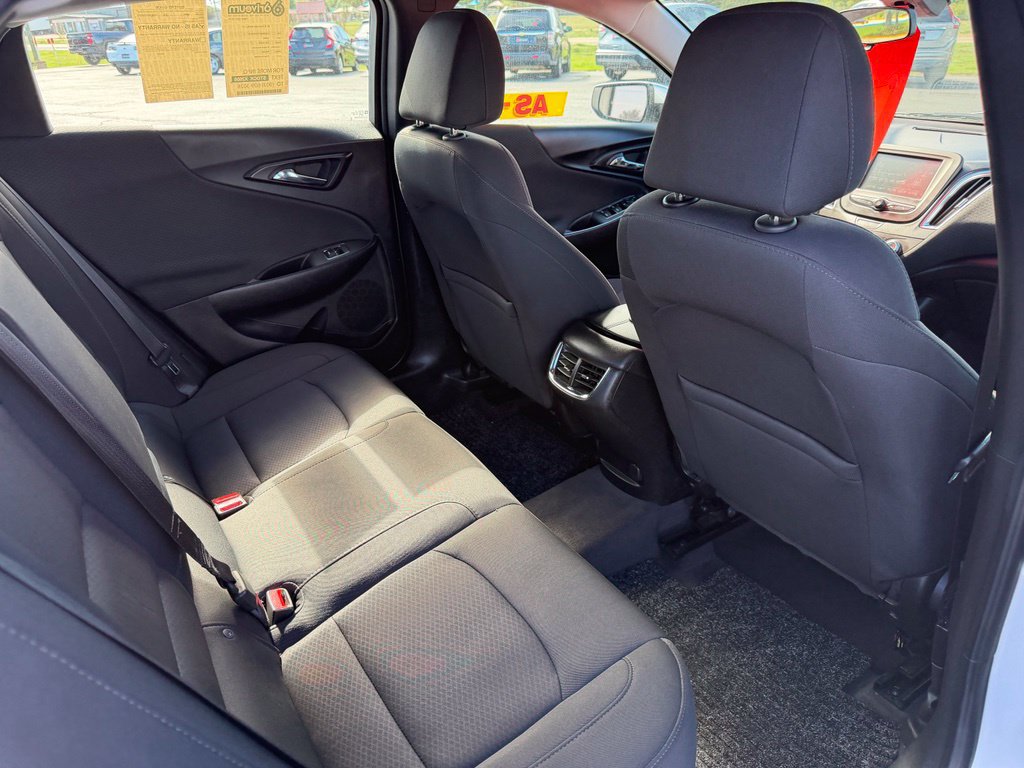 Used 2018 Chevrolet Malibu LT FWD image 19