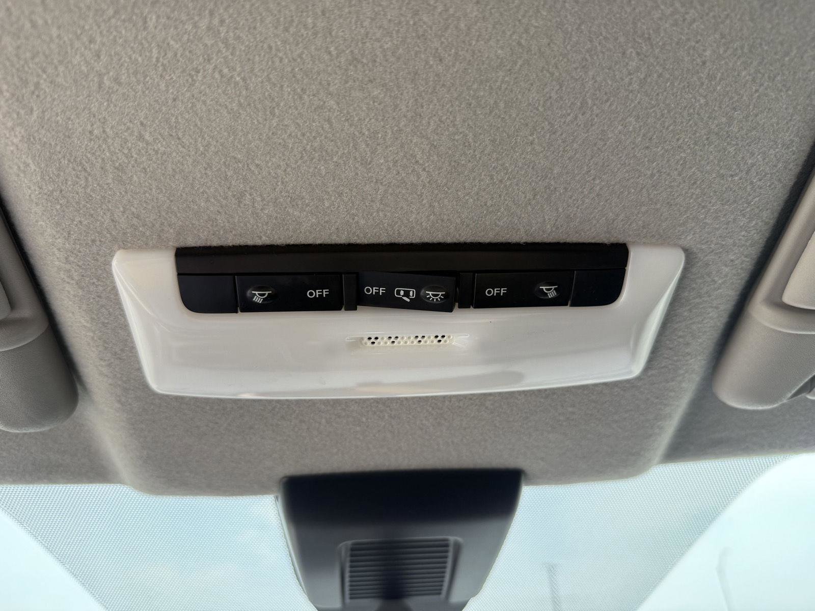 Used 2023 Nissan Kicks SV image 28