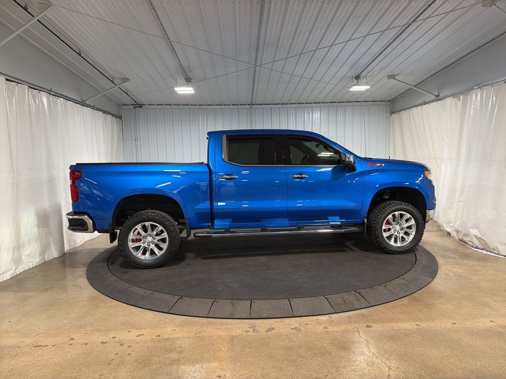 Used 2022 Chevrolet Silverado 1500 LTZ w/ LTZ Premium Package AWD/4WD image 11