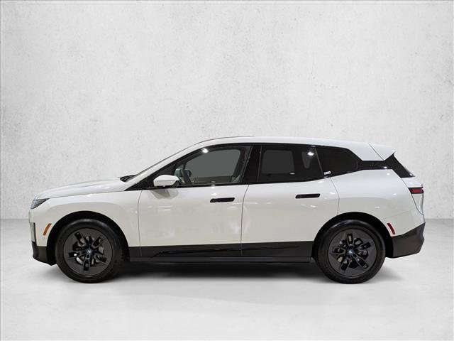 Used 2025 BMW iX xDrive50 image 9