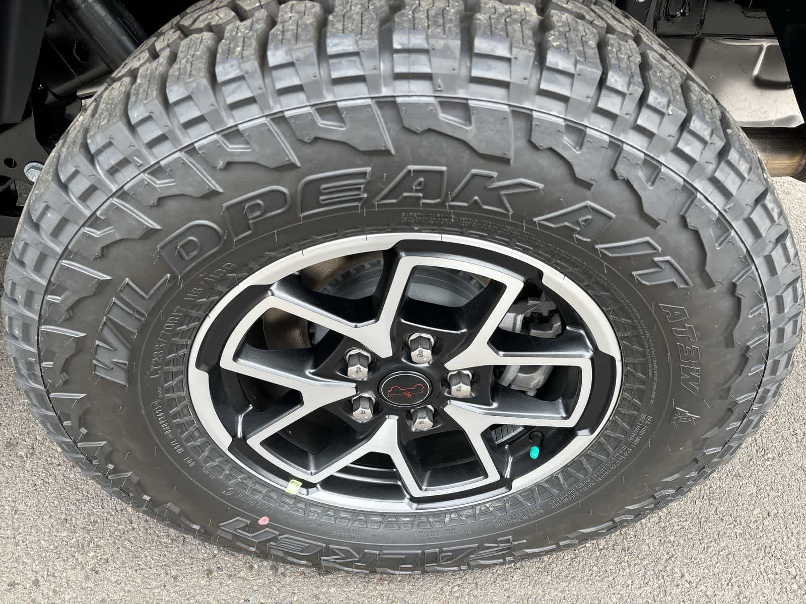 New 2026 Jeep Gladiator Rubicon w/ Steel Bumper Group AWD/4WD image 4