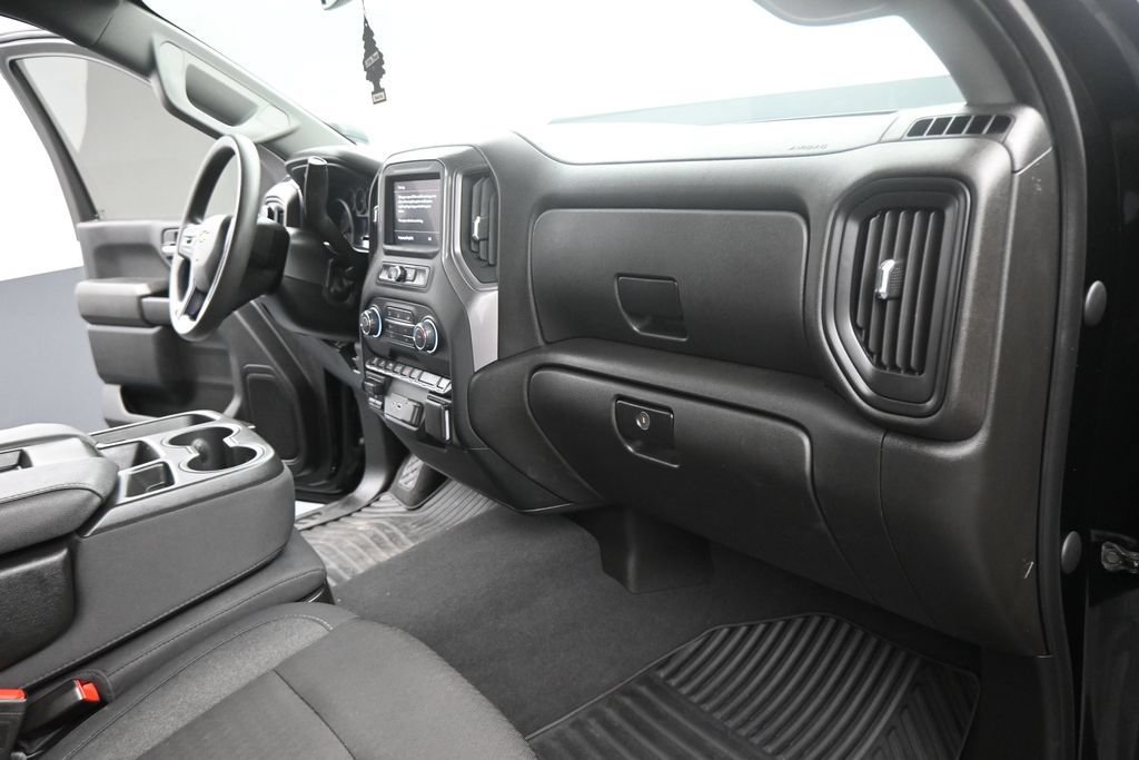 Used 2024 Chevrolet Silverado 2500 Custom w/ Custom Value Package AWD/4WD image 2