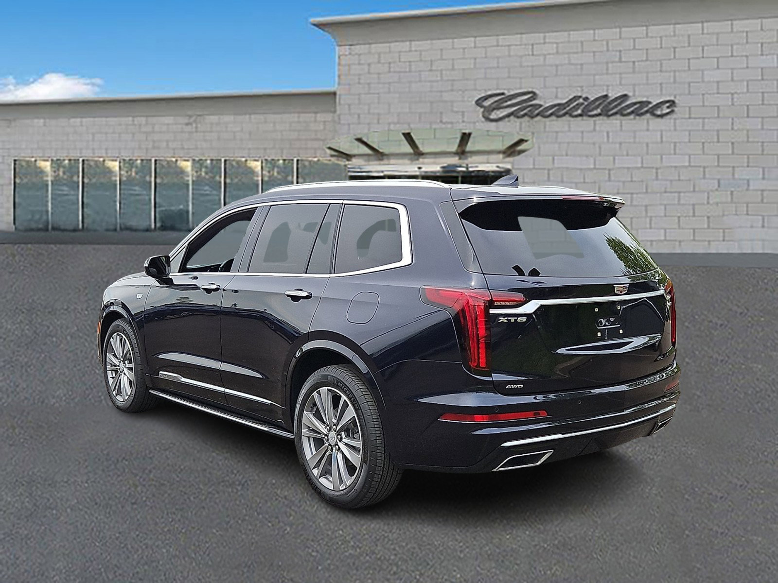 Used 2022 Cadillac XT6 Premium Luxury w/ LPO, Floor Liner Package AWD/4WD image 6