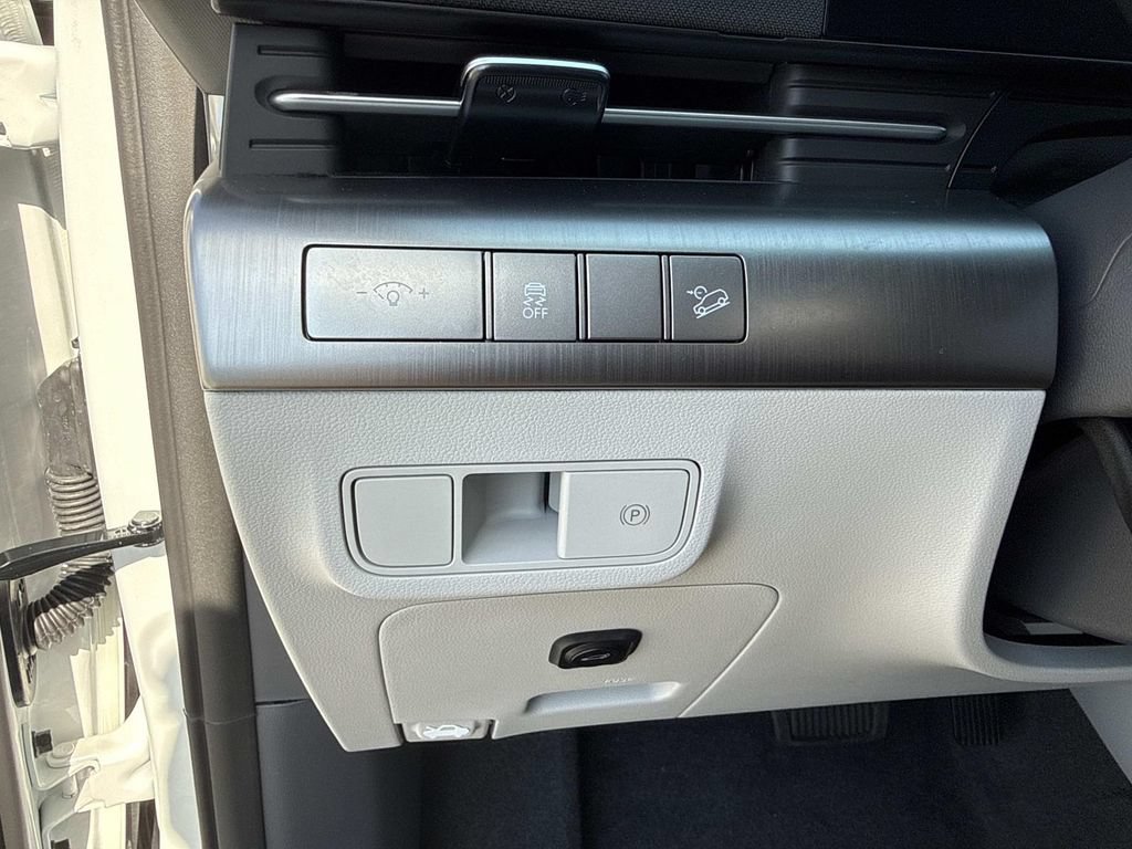 Used 2026 Hyundai Kona SEL Premium FWD image 32
