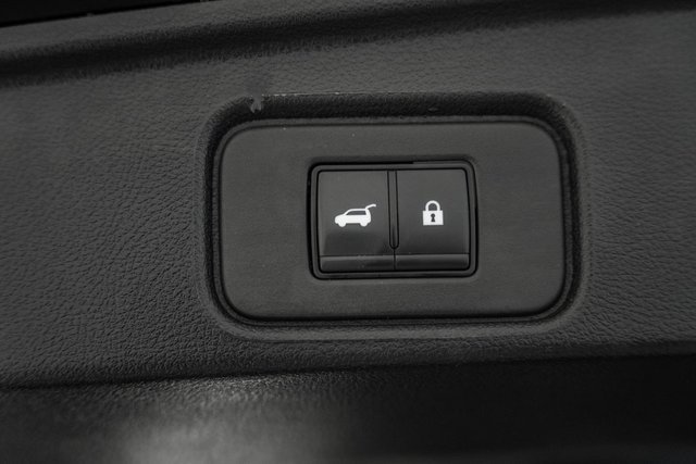 Used 2024 Nissan Pathfinder Platinum w/ Black Appearance Package image 9