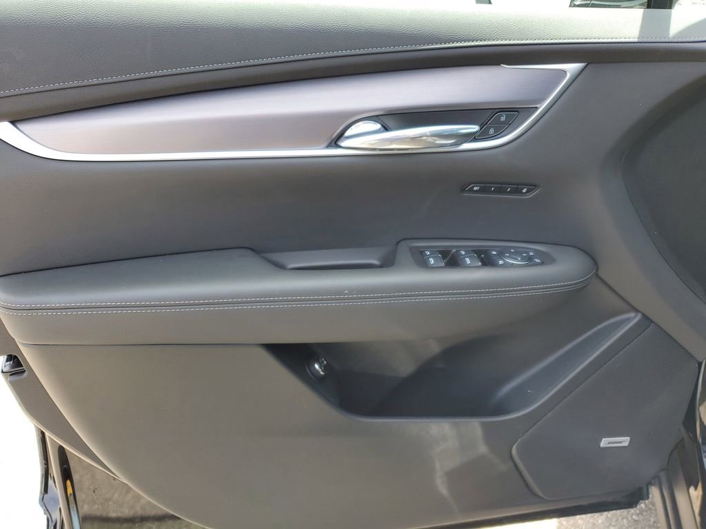 Used 2025 Cadillac XT6 Luxury AWD/4WD image 19