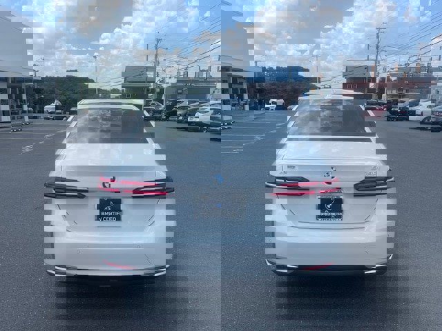 Certified 2024 BMW 530i xDrive w/ Premium Package image 5