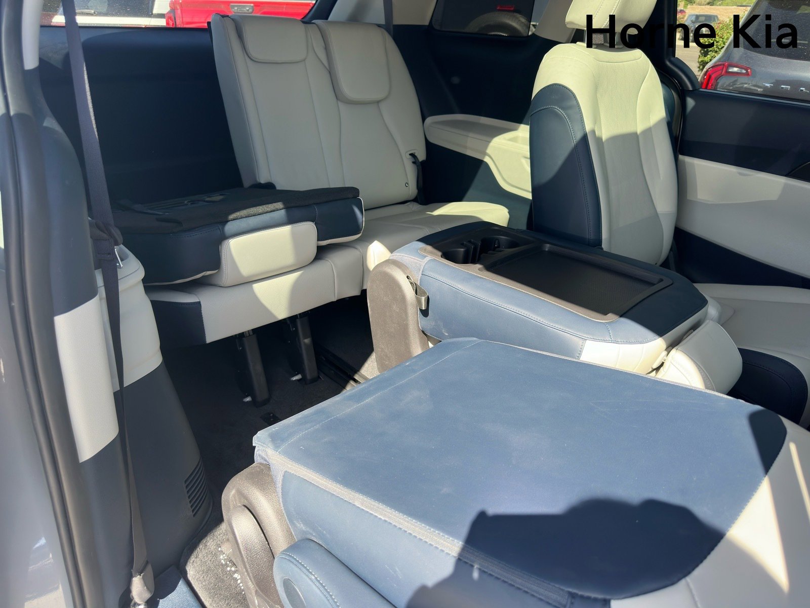 Certified 2026 Kia Carnival SX w/ SX Dark Edition Package FWD image 25