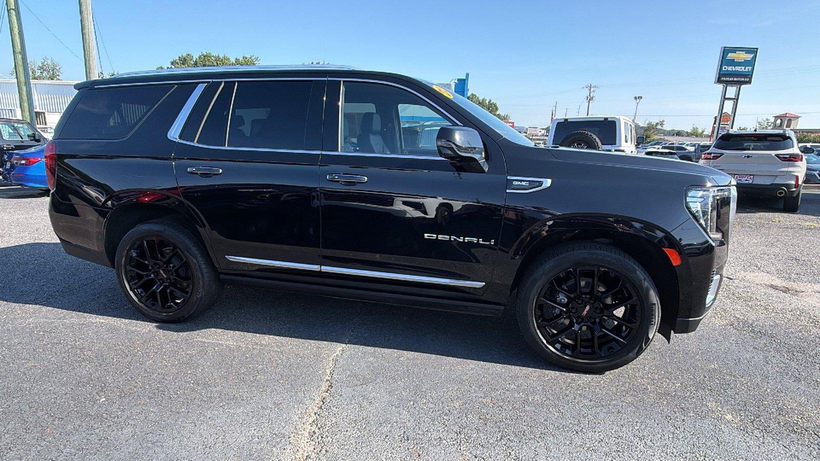 Used 2022 GMC Yukon Denali AWD/4WD image 8