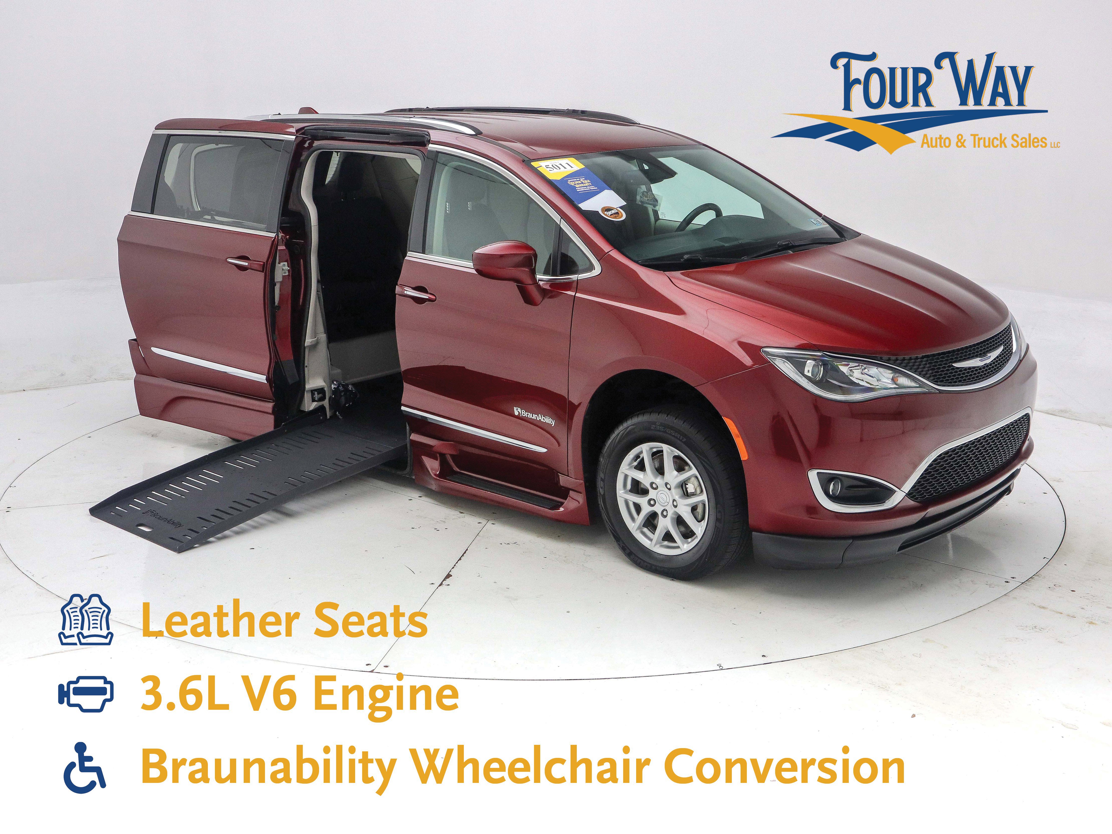 Used 2019 Chrysler Pacifica Touring-L image 1
