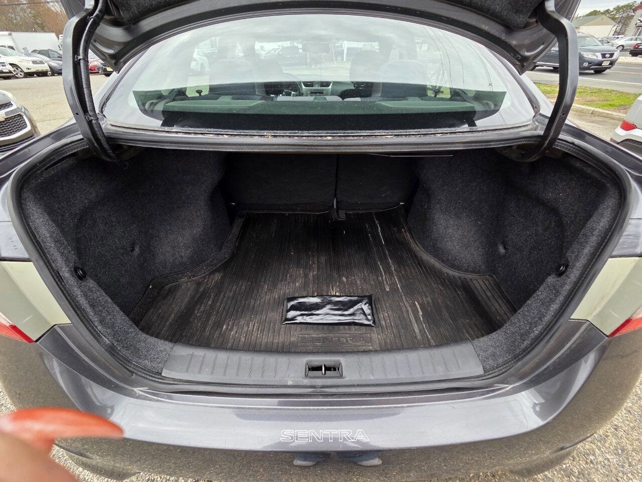 Used 2013 Nissan Sentra SR w/ Electronics Pkg image 40