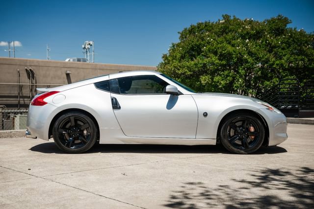 Used 2009 Nissan 370Z Touring w/ Sport Pkg image 10