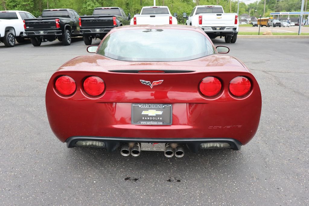 Used 2007 Chevrolet Corvette Coupe w/ Performance Package RWD image 26