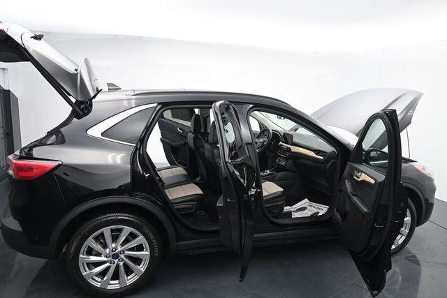 Certified 2022 Ford Escape Titanium w/ Titanium Elite Package AWD/4WD image 13