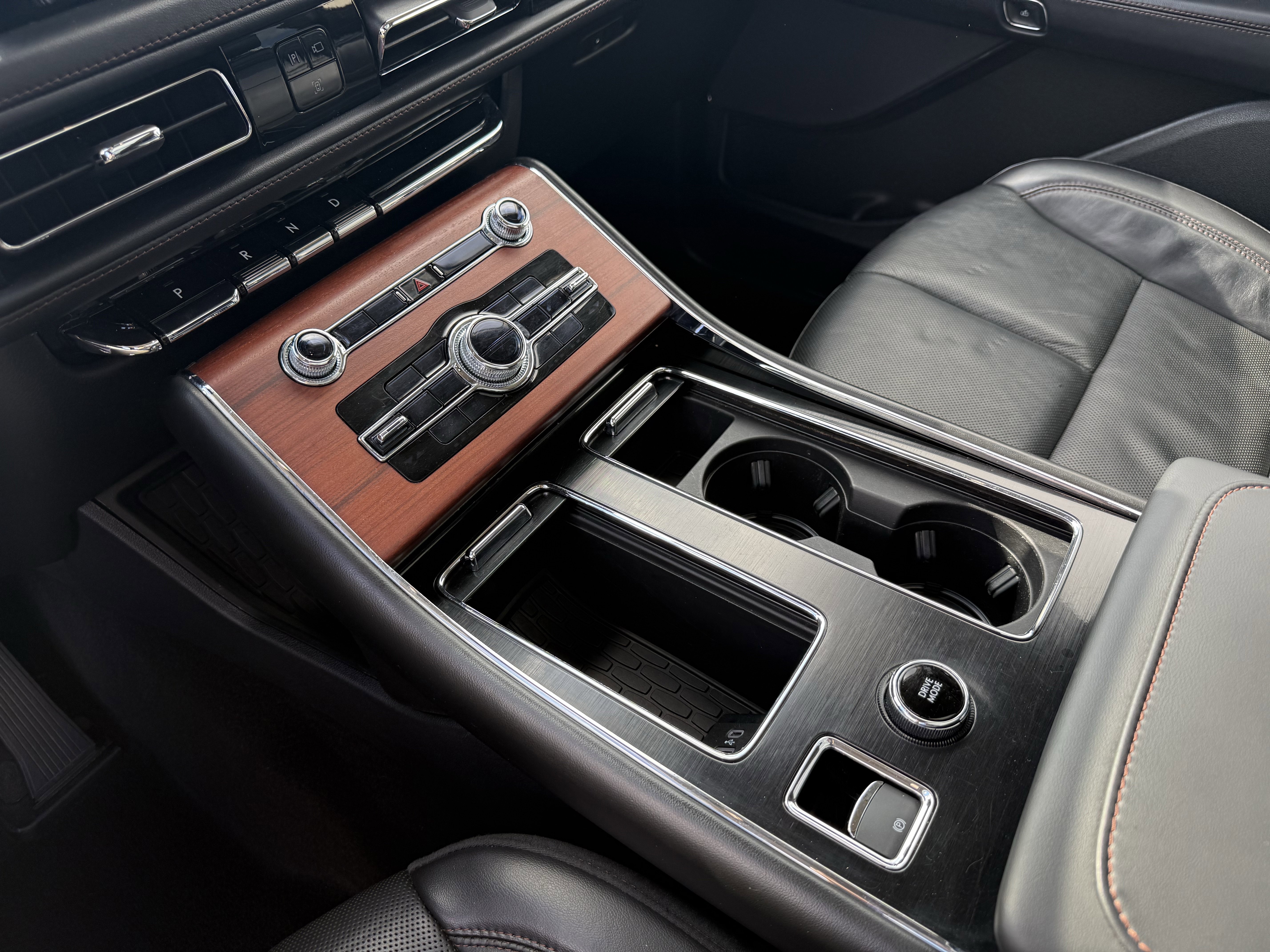 Used 2021 Lincoln Aviator Reserve w/ Equipment Group 201A image 13