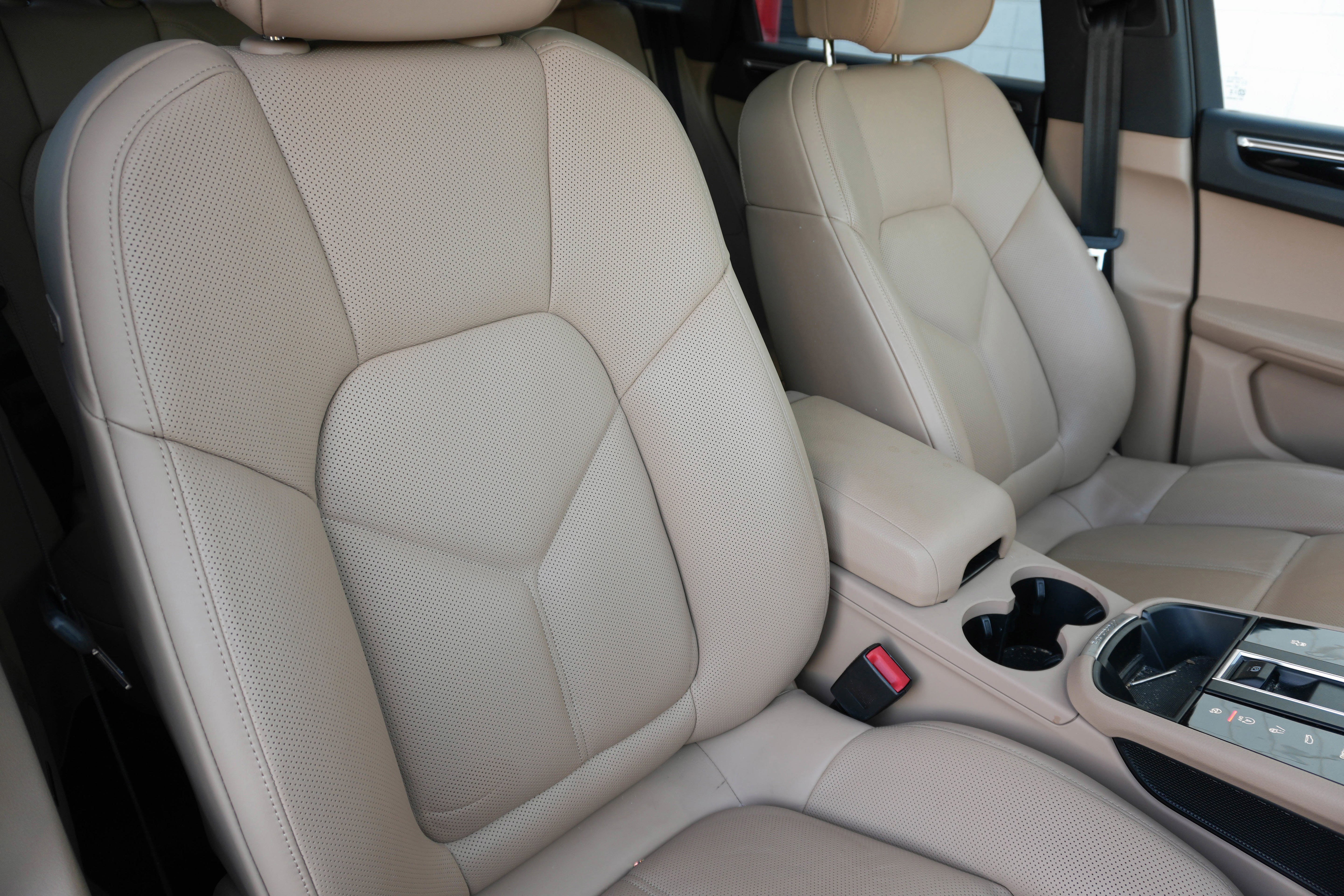 Used 2024 Porsche Macan image 14