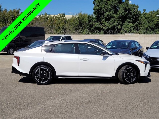 New 2025 Kia K4 GT-Line w/ GT-Line Premium Package image 3