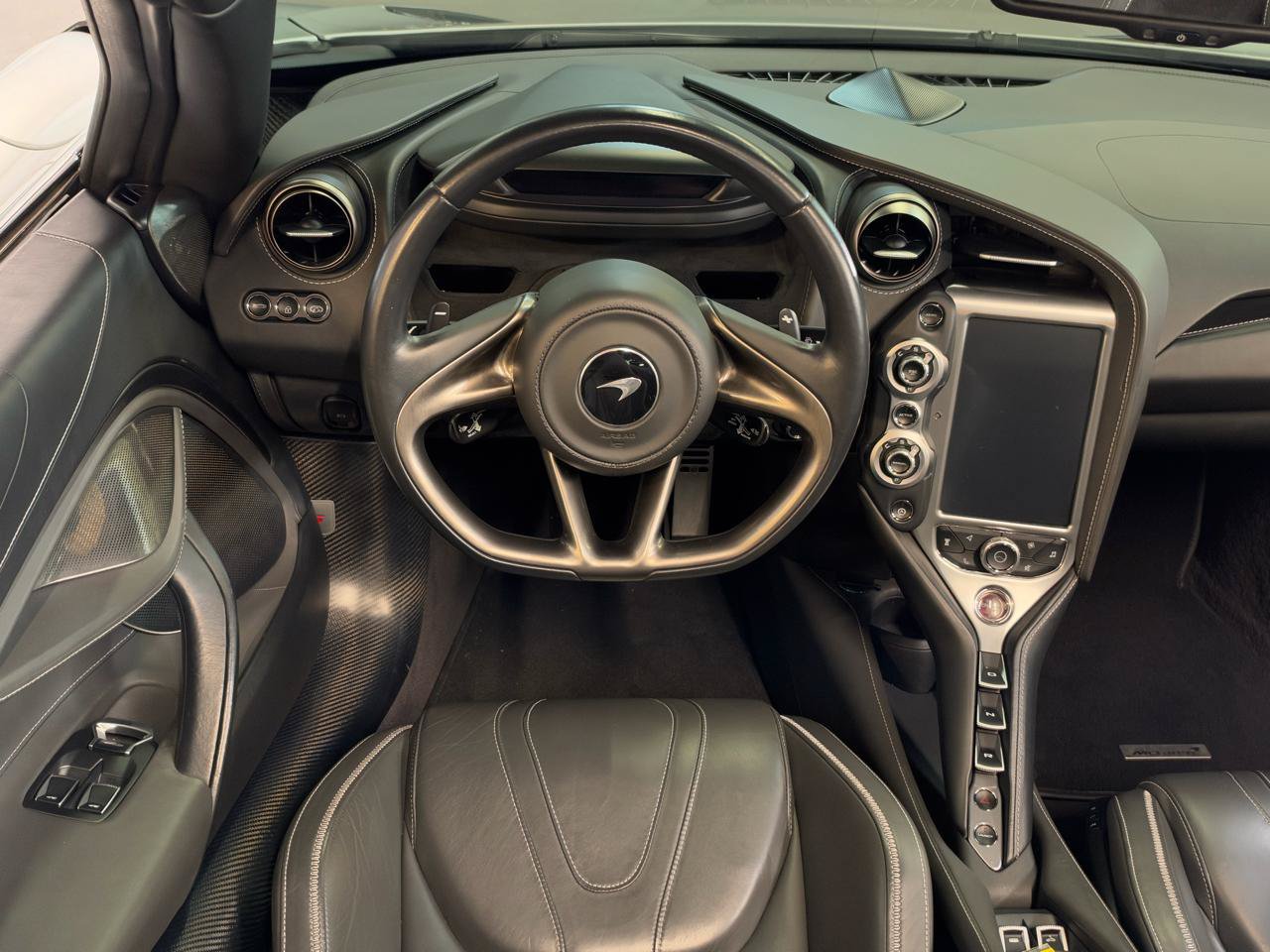 Used 2020 McLaren 720S Performance RWD image 29