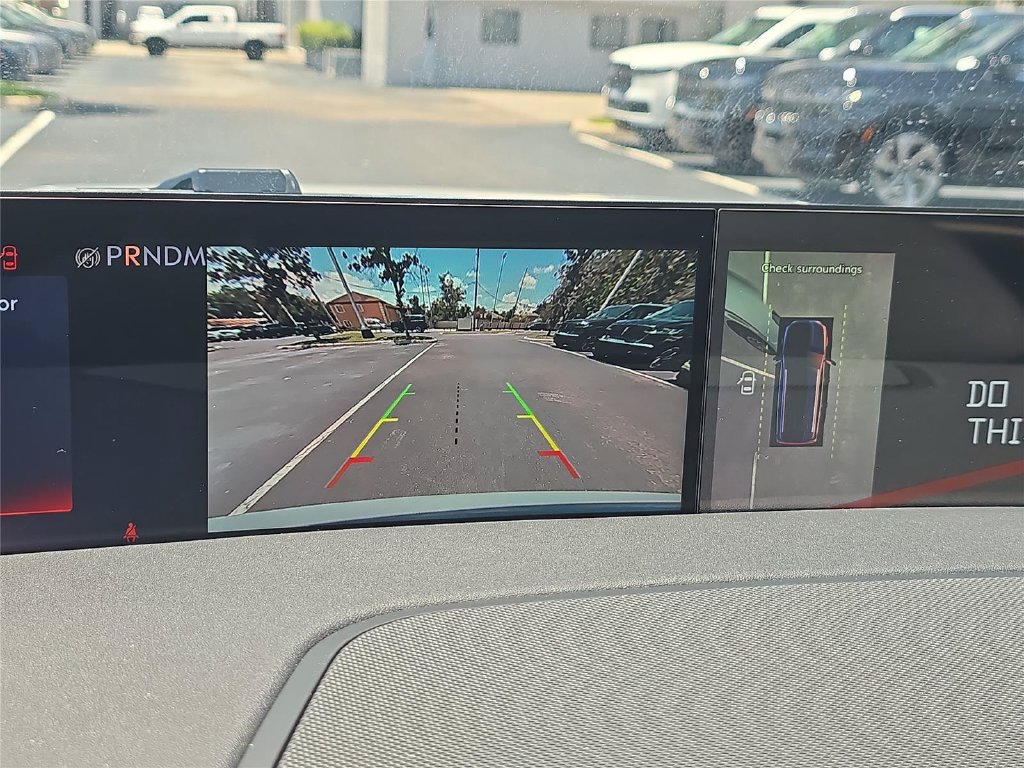 New 2027 Lincoln Navigator Premiere RWD image 17