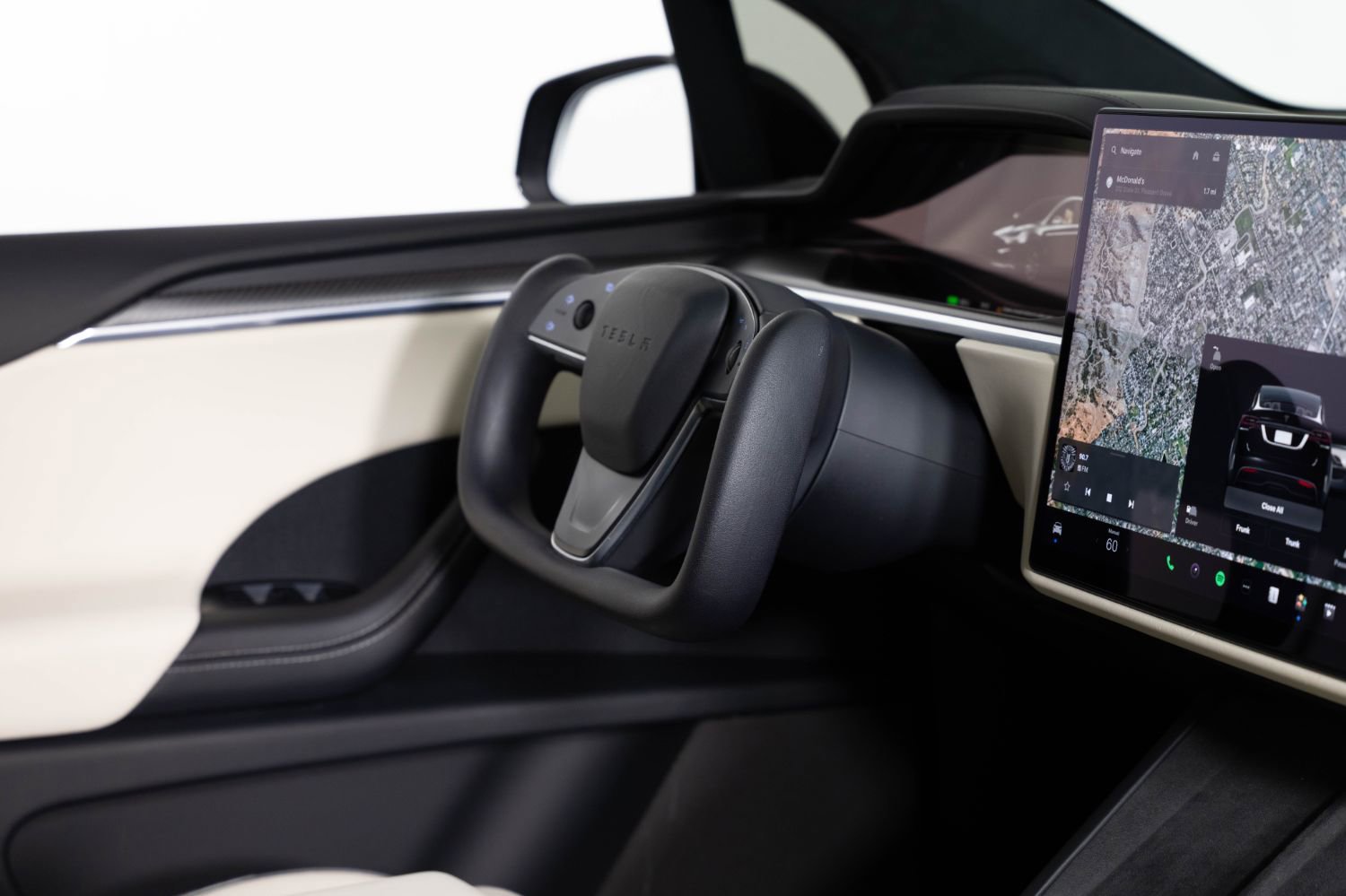 Used 2023 Tesla Model X Plaid image 29