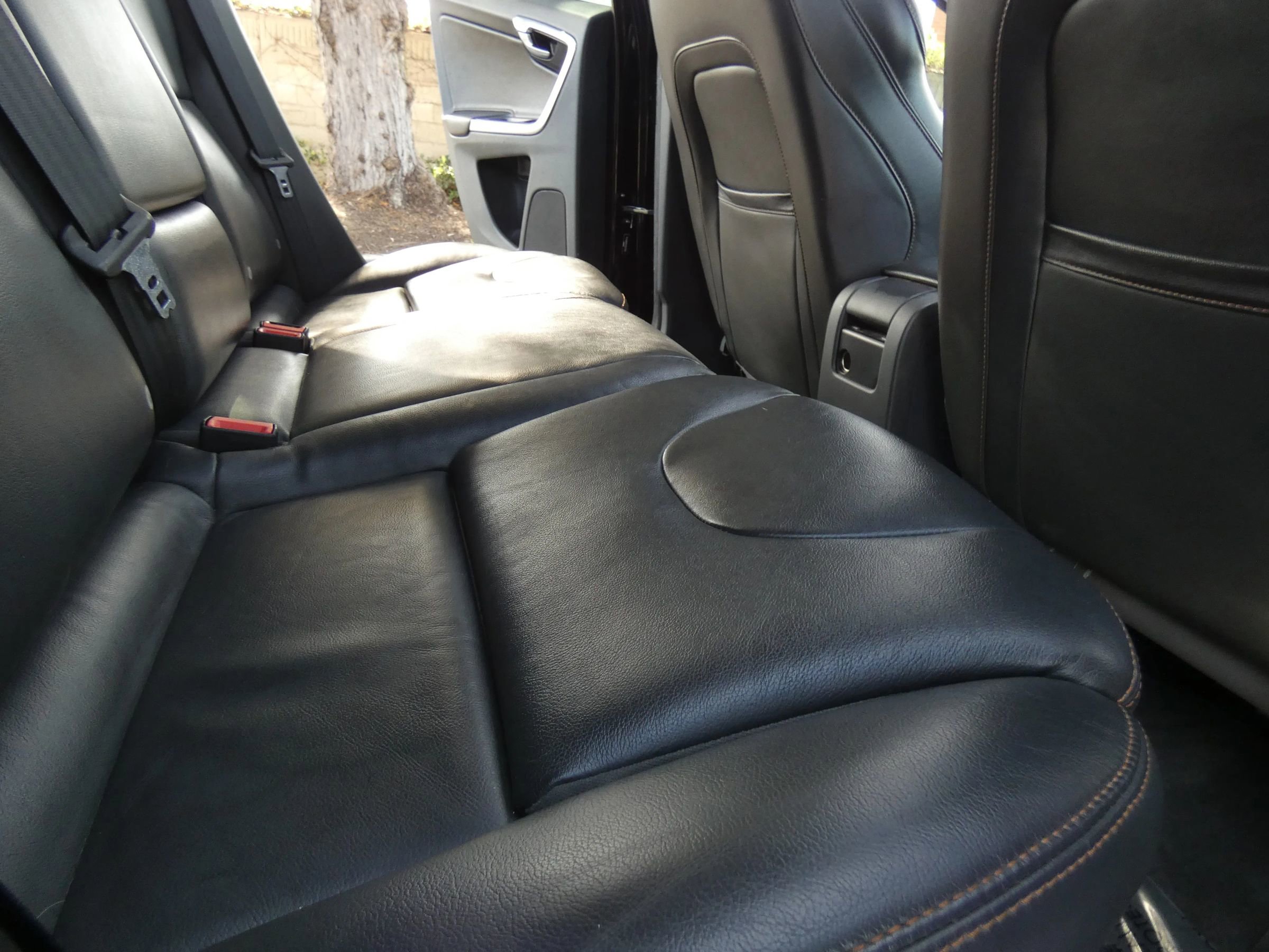 Used 2017 Volvo XC60 T5 Dynamic w/ Preferred Option Package image 35