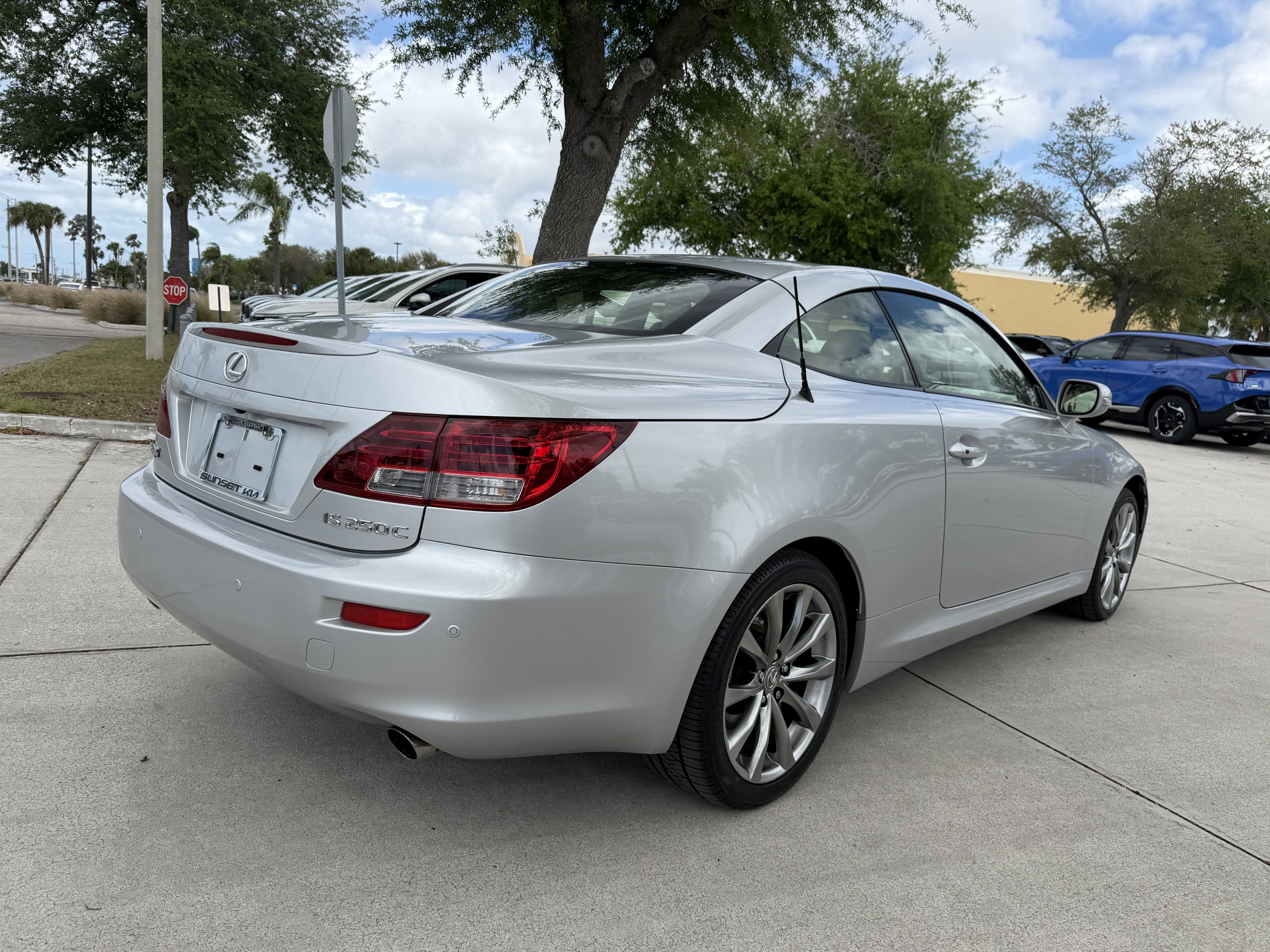 Used 2014 Lexus IS 250C w/ Luxury Package image 4