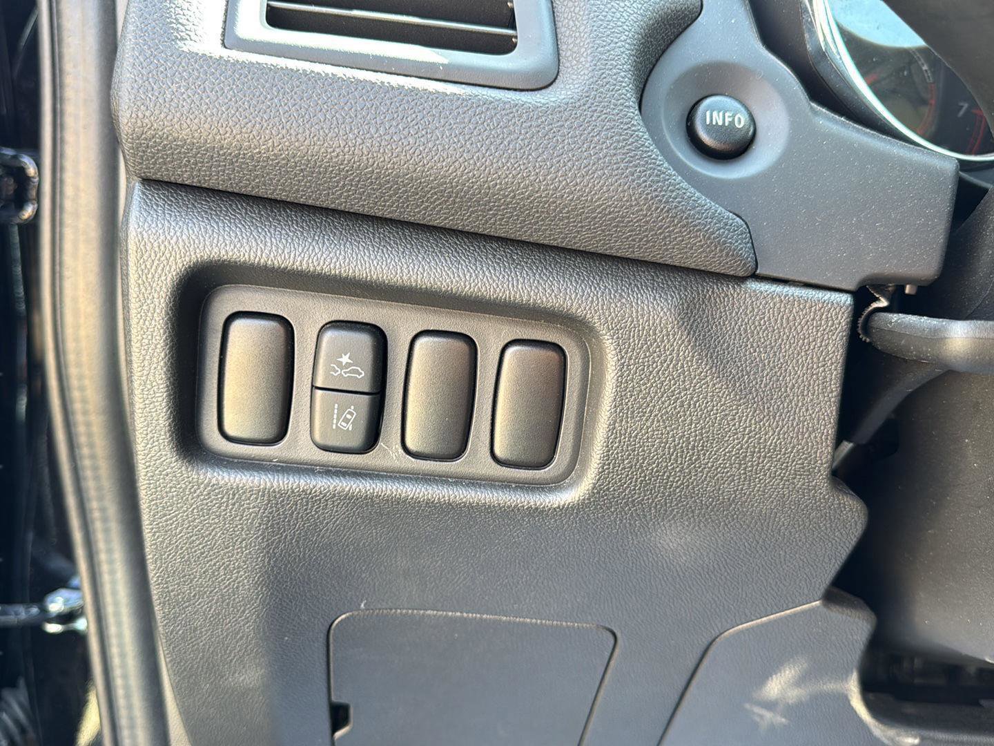 Used 2025 Mitsubishi Outlander Sport ES image 13