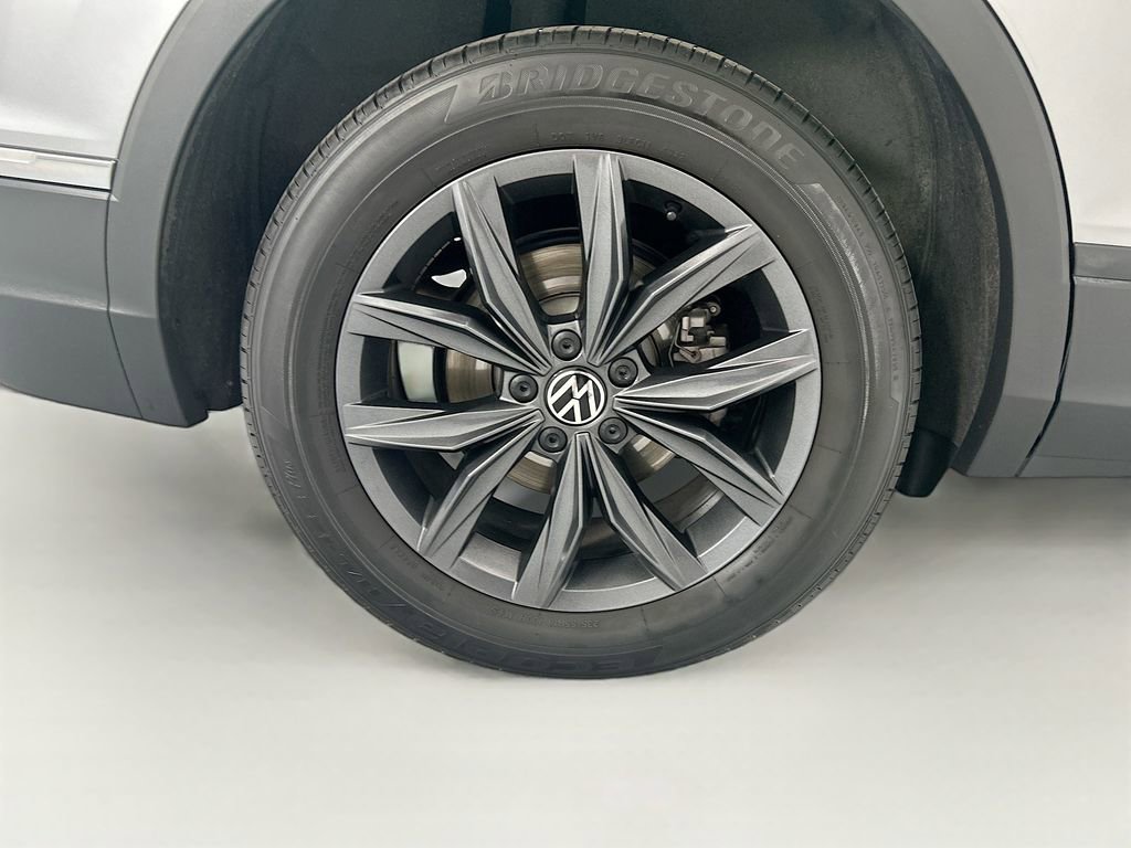 Used 2023 Volkswagen Tiguan SE FWD image 31