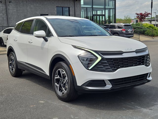 Certified 2025 Kia Sportage LX AWD/4WD image 3