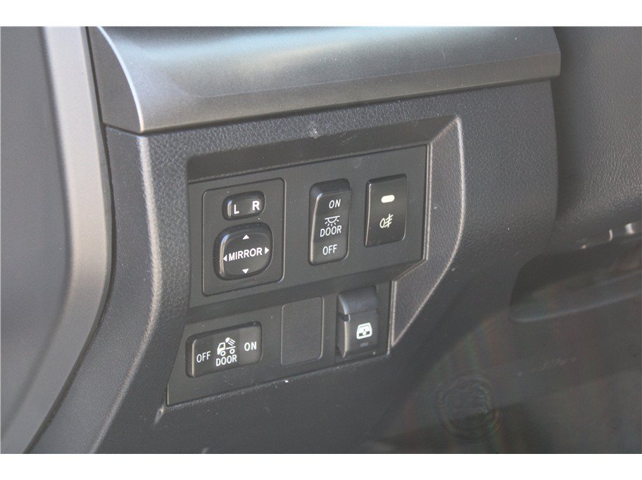 Used 2014 Toyota Tundra SR5 AWD/4WD image 17