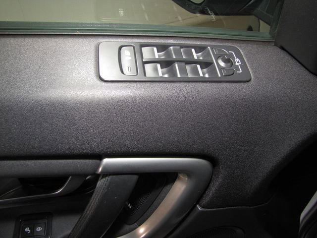 Used 2018 Land Rover Discovery Sport HSE AWD/4WD image 12