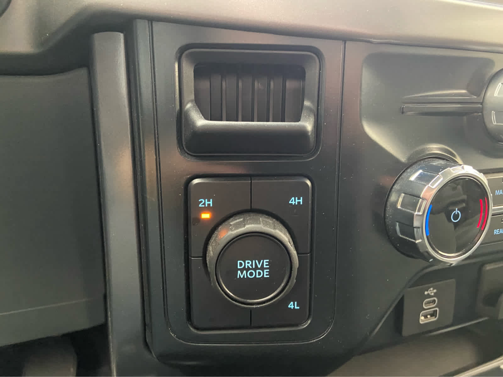 Used 2025 Ford F150 XLT w/ Equipment Group 301A Standard image 32