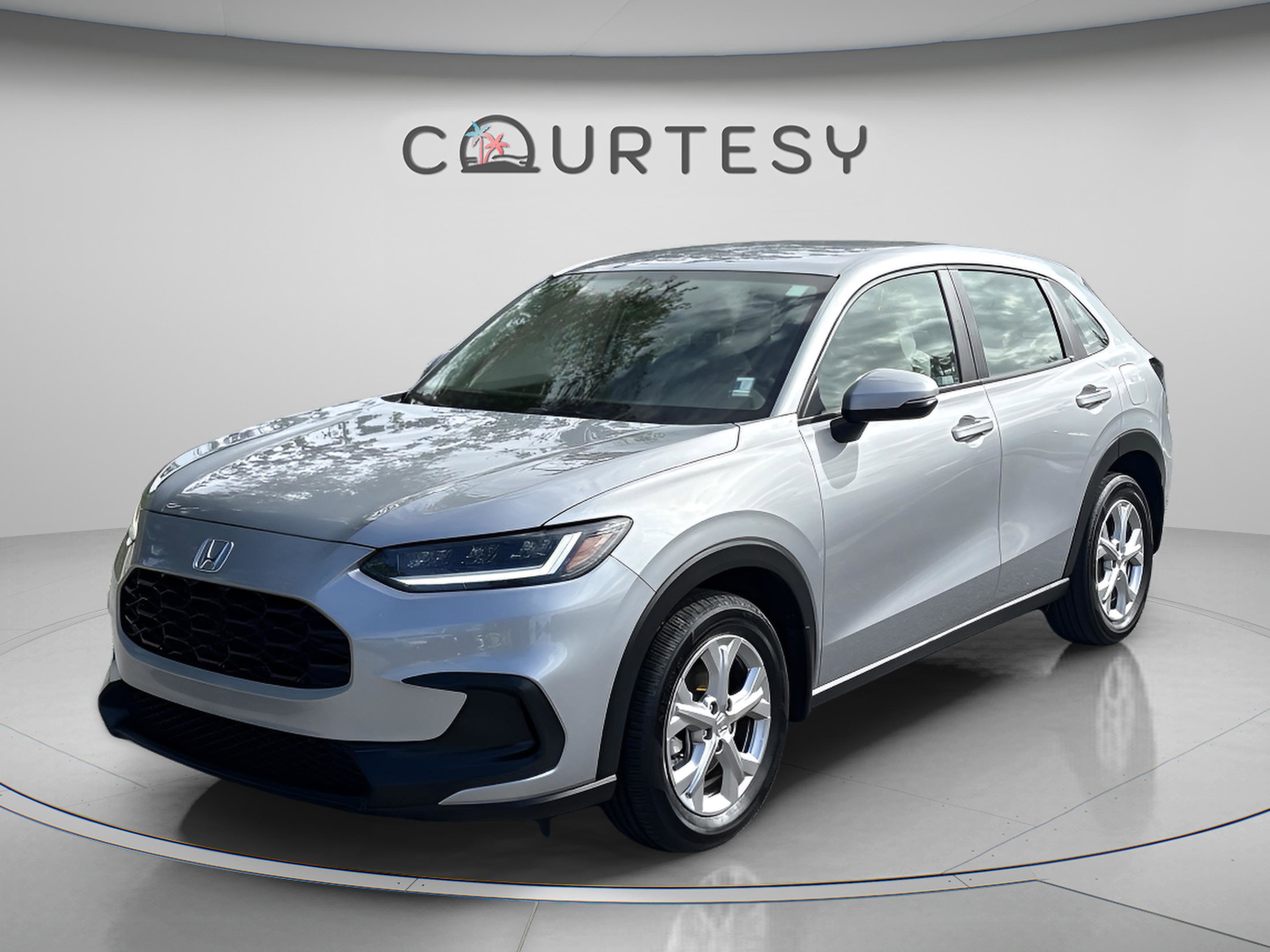 Used 2023 Honda HR-V LX image 2