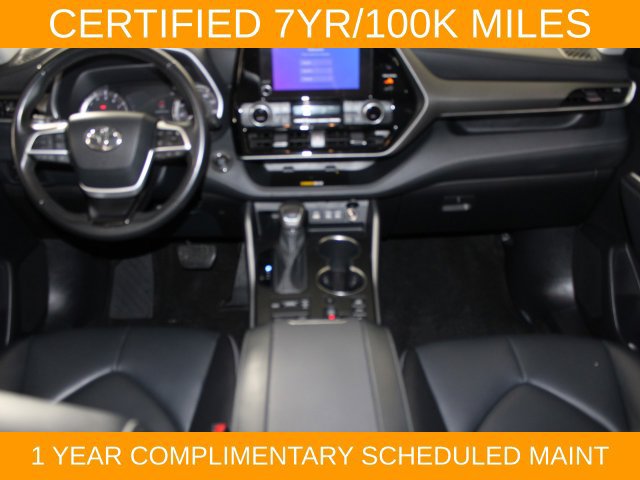 Used 2023 Toyota Highlander XLE AWD/4WD image 16