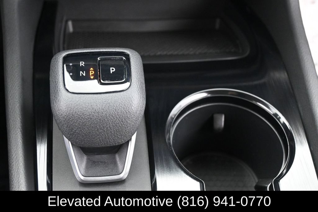 Used 2024 Nissan Rogue SV AWD/4WD image 24