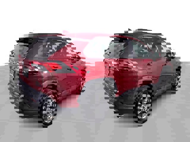 Used 2022 Toyota RAV4 XLE w/ Convenience Package image 8