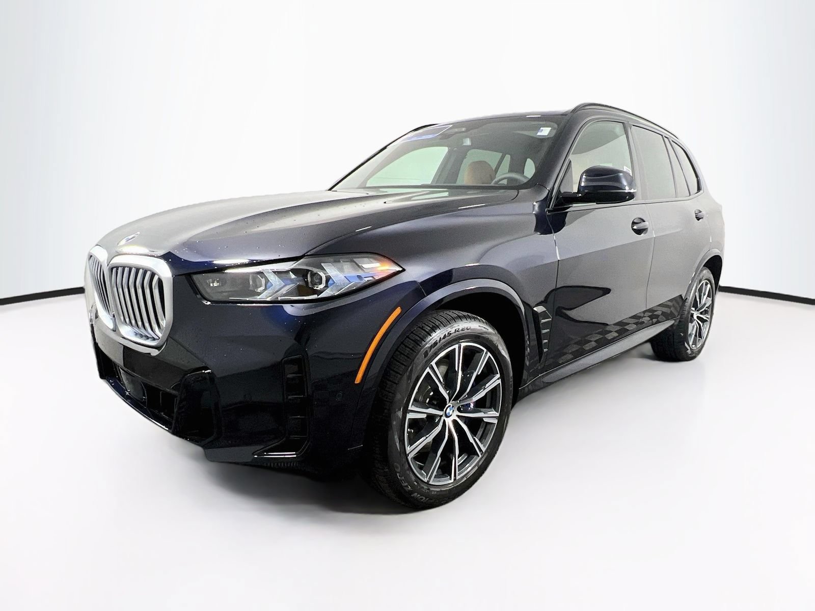 Used 2026 BMW X5 xDrive40i w/ M Sport Package AWD/4WD image 3