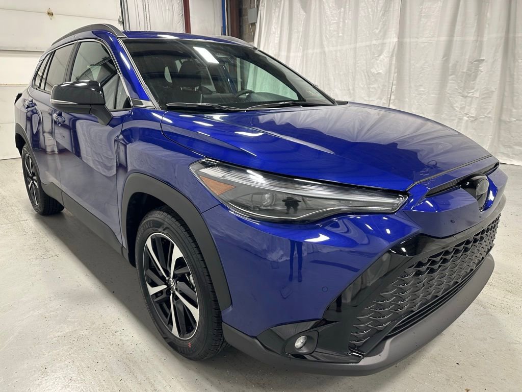 Used 2025 Toyota Corolla Cross XSE w/ Convenience Package video 1