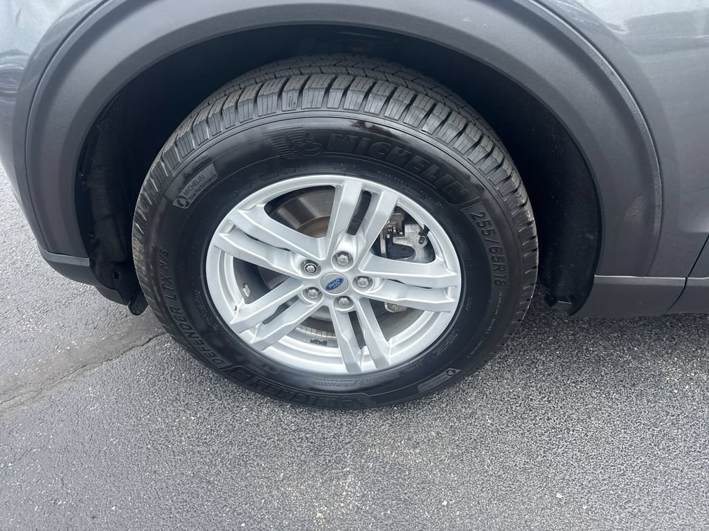 Used 2020 Ford Explorer XLT w/ Equipment Group 202A AWD/4WD image 22