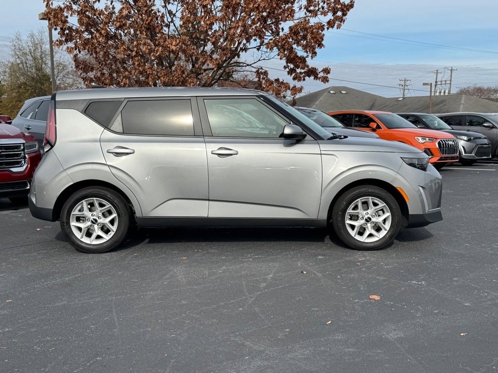 Certified 2023 Kia Soul LX w/ Option Group 015 image 2