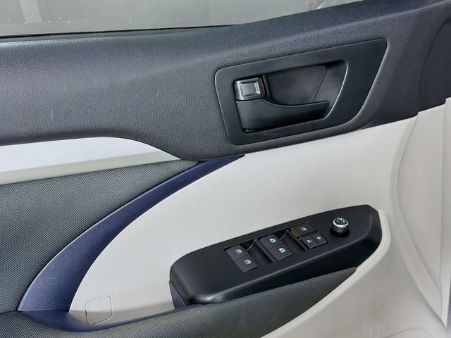Used 2019 Toyota Highlander LE FWD image 20