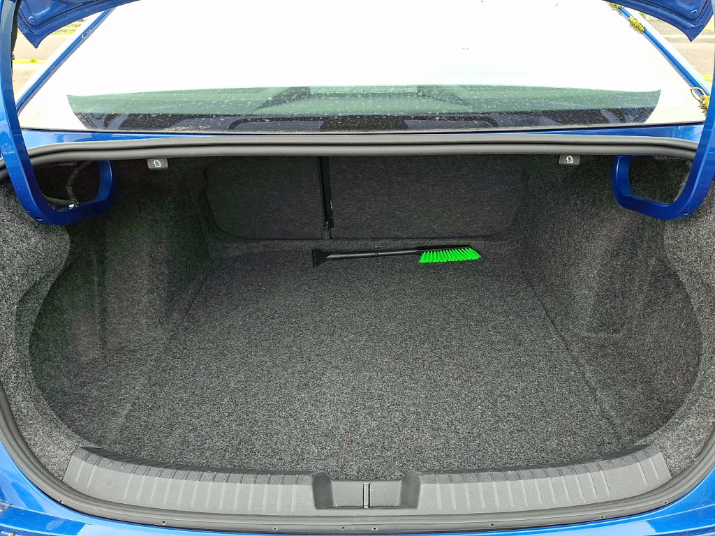 Used 2024 Volkswagen Jetta SE FWD image 15