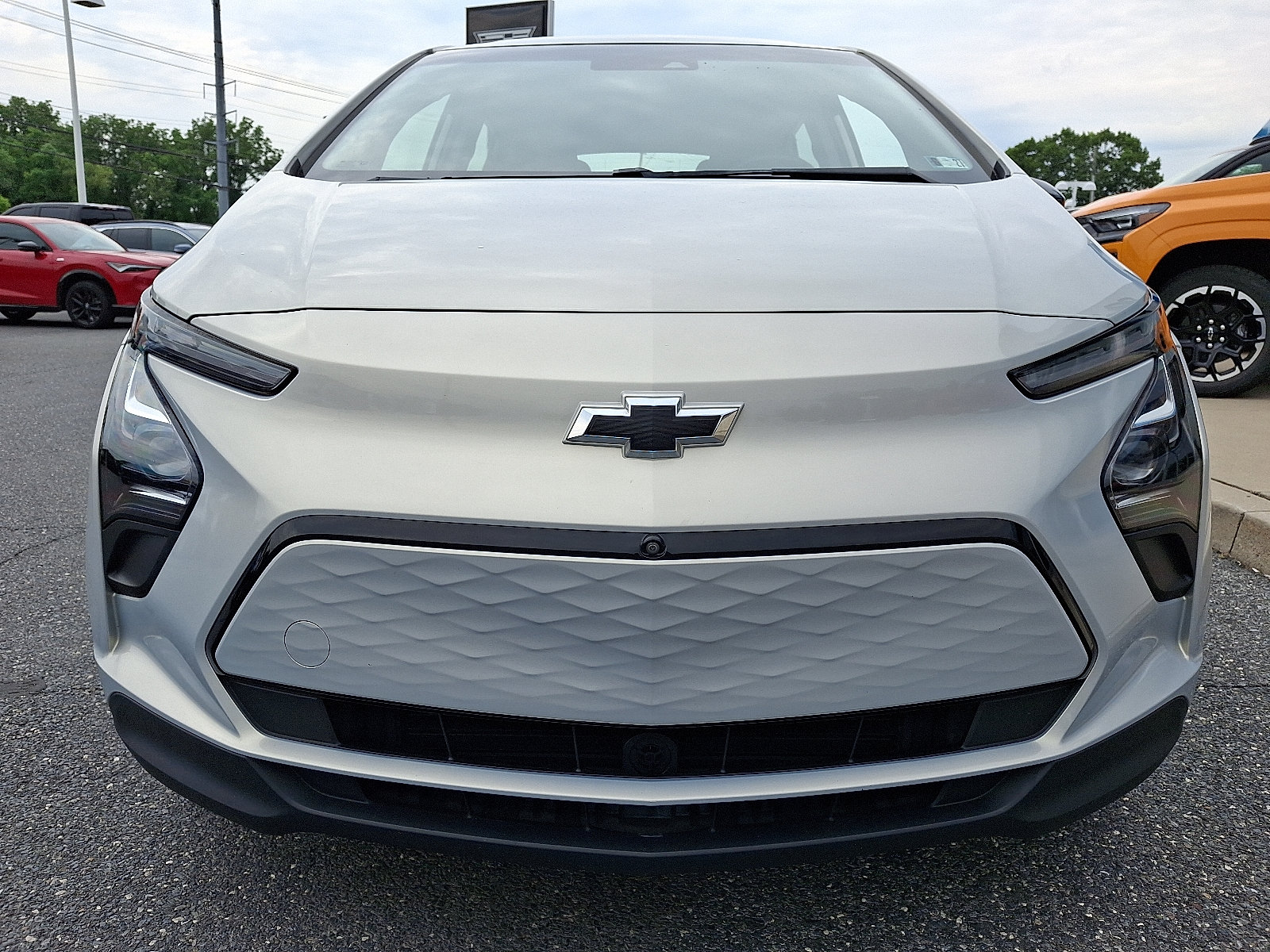 Certified 2023 Chevrolet Bolt LT w/ Infotainment Package FWD image 2