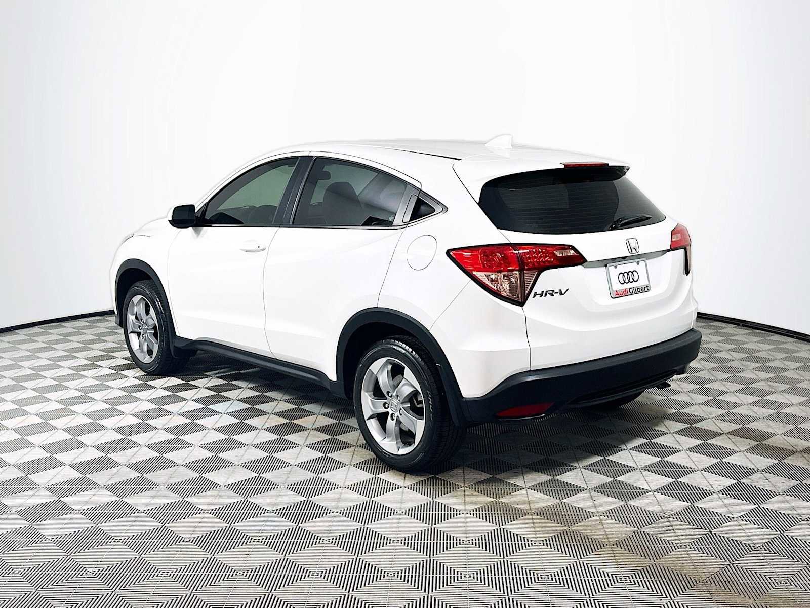 Used 2017 Honda HR-V LX image 5