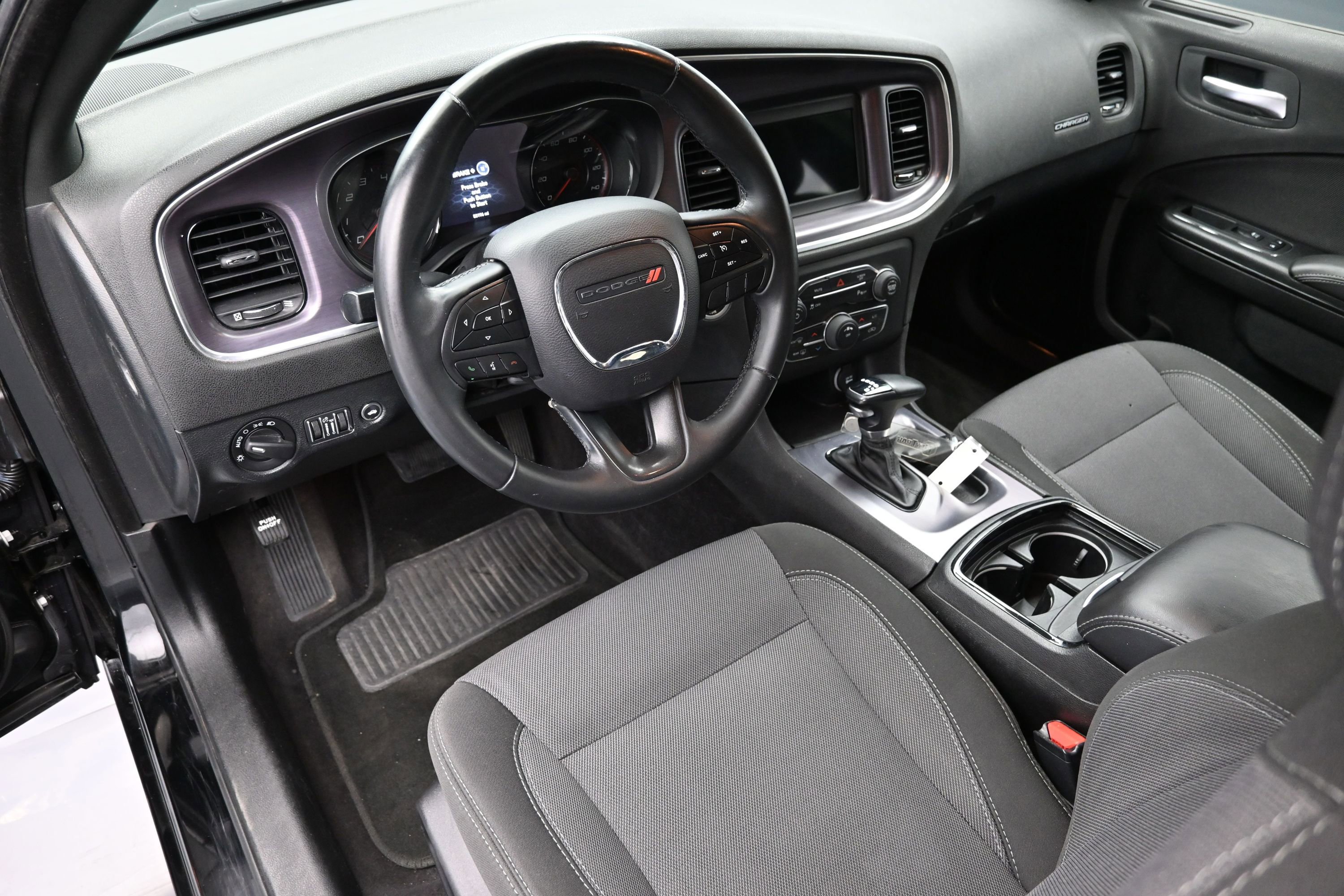 Used 2018 Dodge Charger SXT w/ Blacktop Package RWD image 22