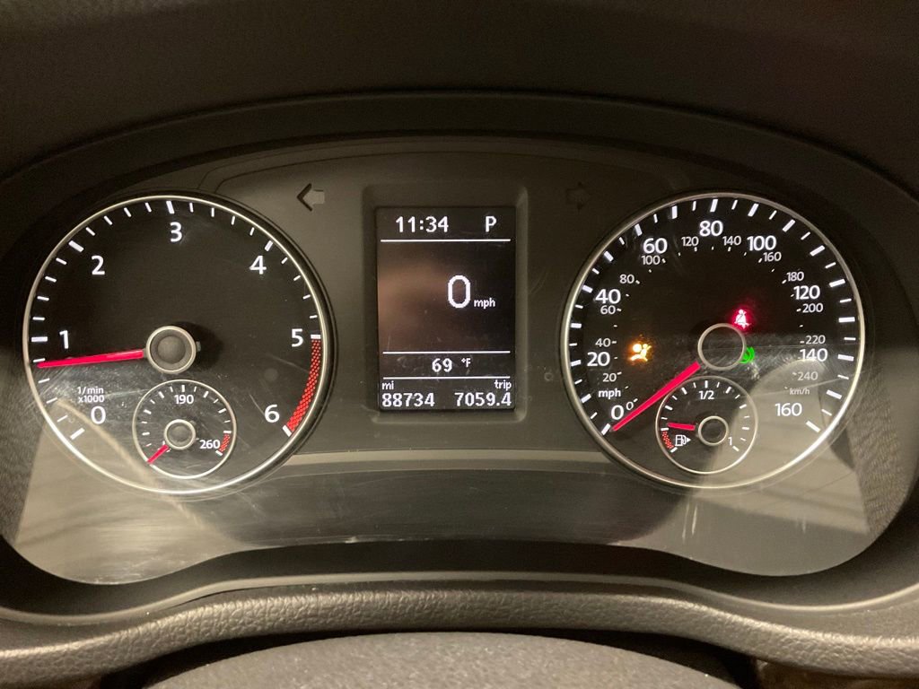 Used 2015 Volkswagen Passat TDI SEL Premium image 16