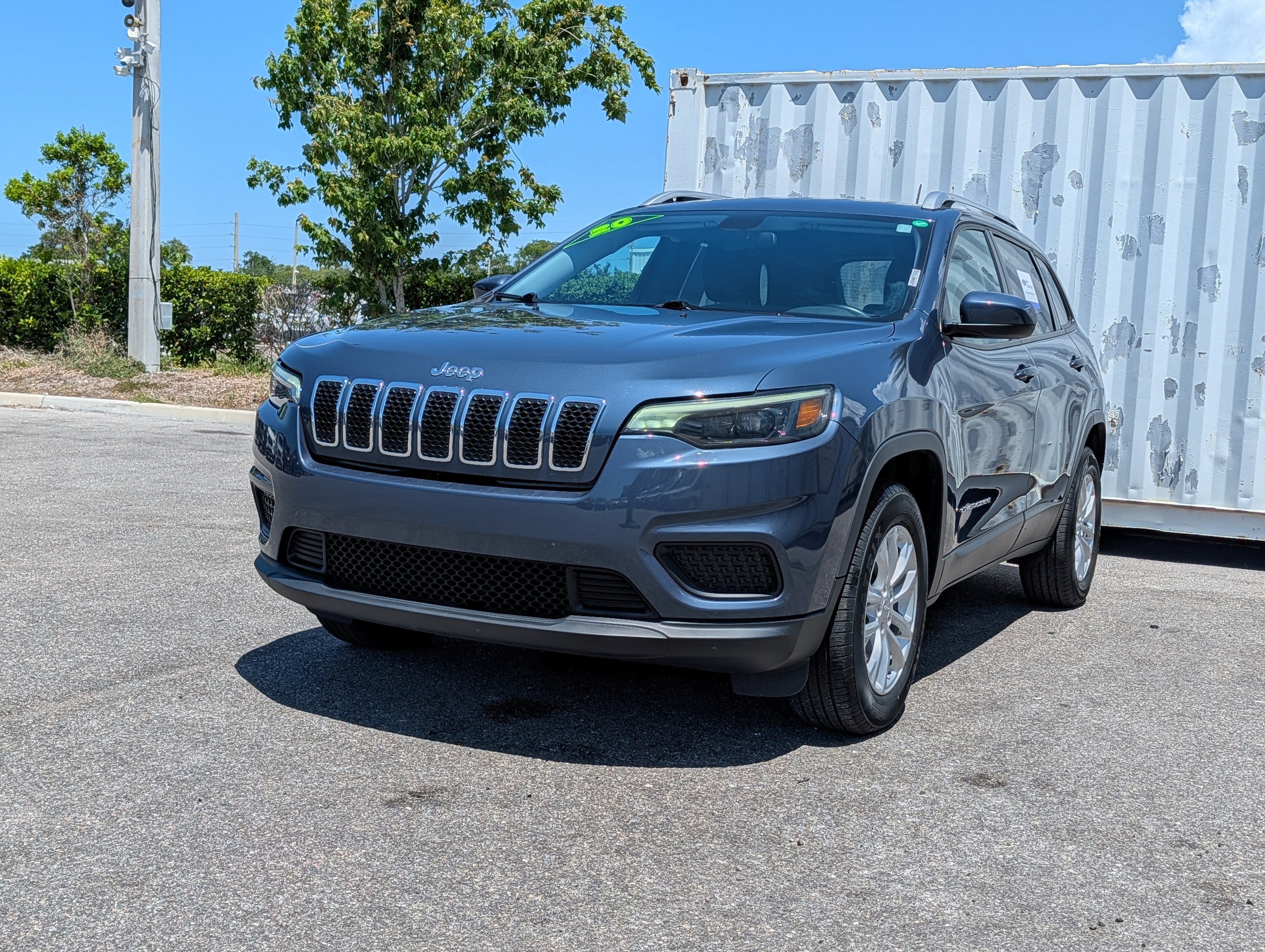 Used 2020 Jeep Cherokee Latitude w/ Cold Weather Group AWD/4WD image 7